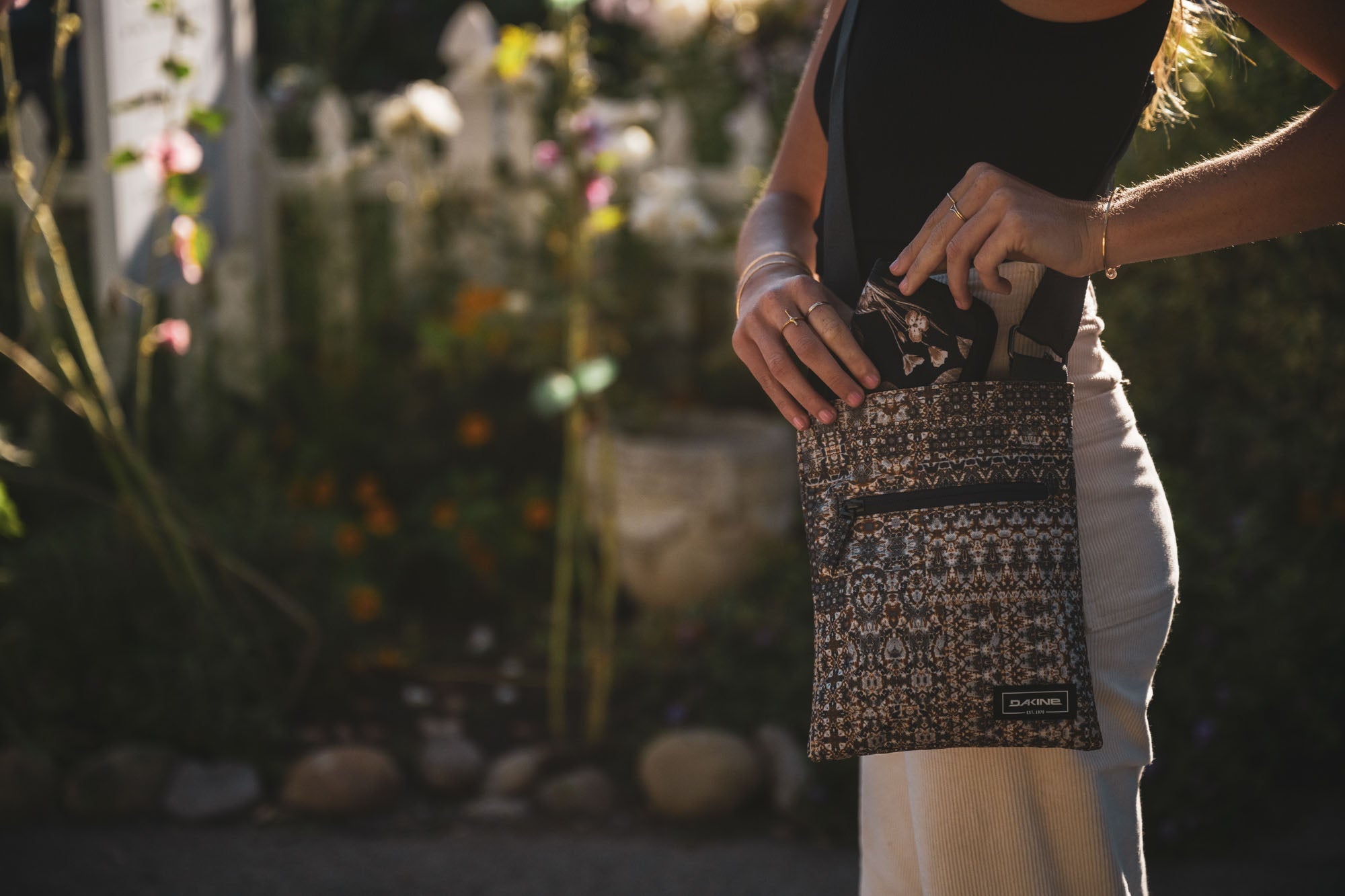 Jive Crossbody - Kelp Floral